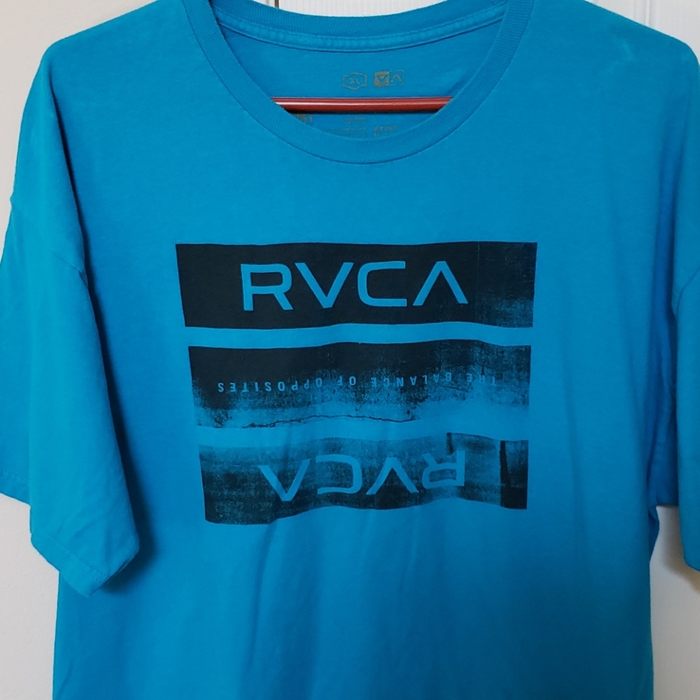 RVCA logo tee